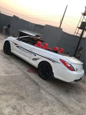 A picture of Toyota 2007 convertible