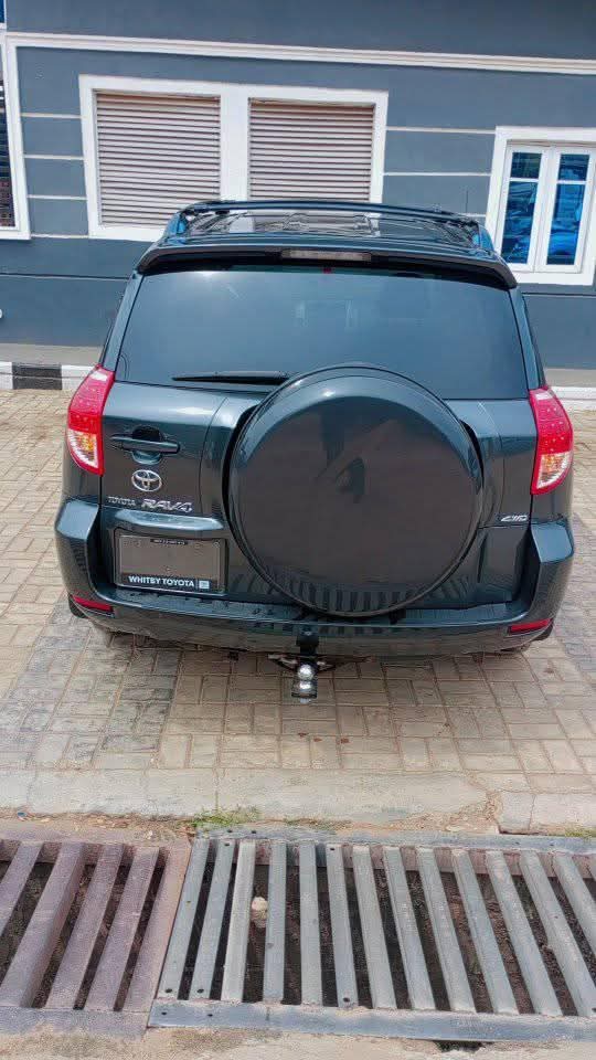 A picture of 2008 Toyota rav4