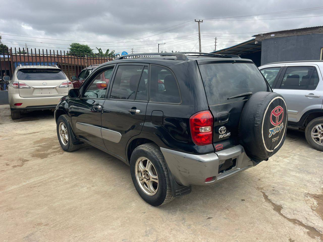A picture of 2005 Toyota RAV4 V4 for sale first body gear engine