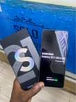 A picture of Samsung s21 Utra