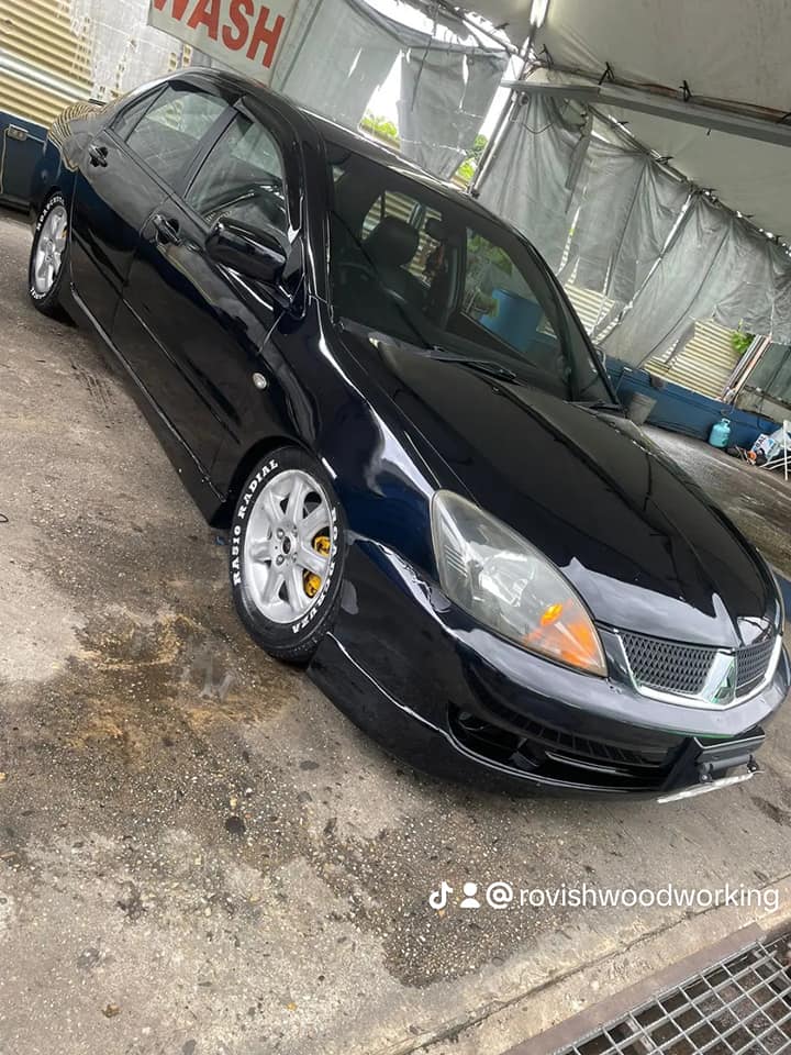 mitsubishi lancer