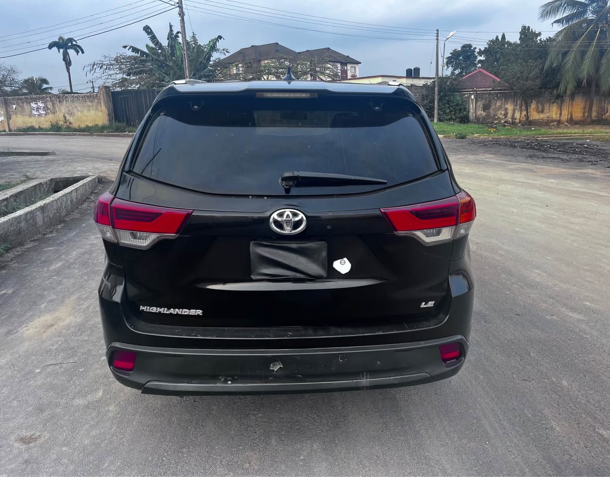 A picture of TOYOTA HIGHLANDER 016 LE