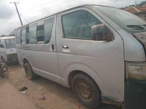 A picture of Toyota Hummer 1 is available with good condition untouched engine