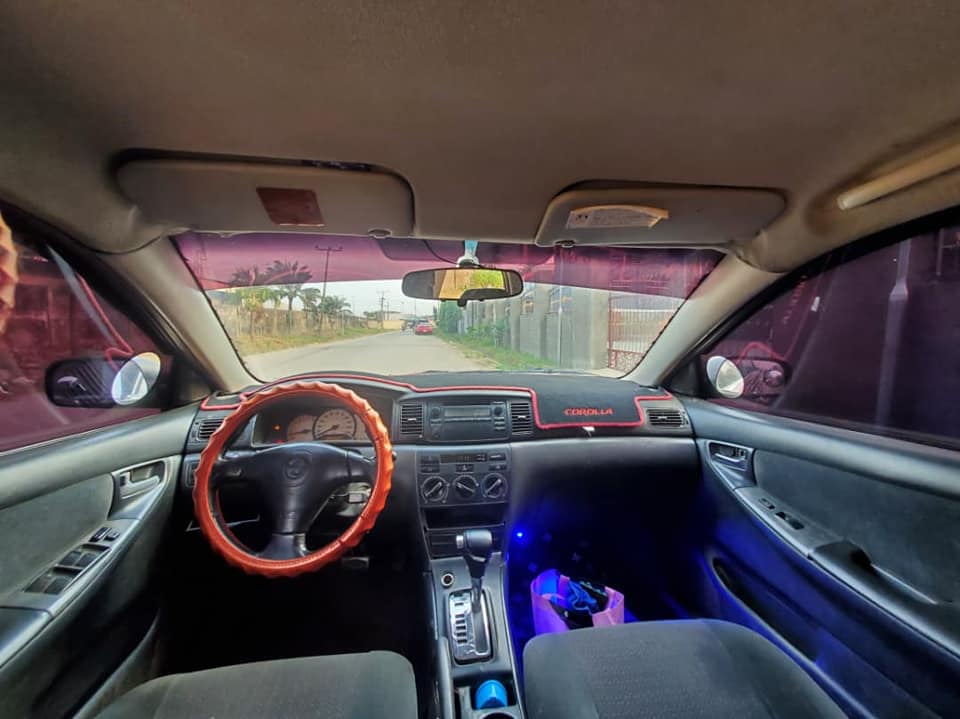 A picture of Toyota corolla 2004 sports good deal