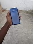 A picture of SAMSUNG NOTE 9 DUOS INA CRACKS