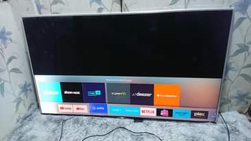 A picture of Samsung tv 75 inches QLED