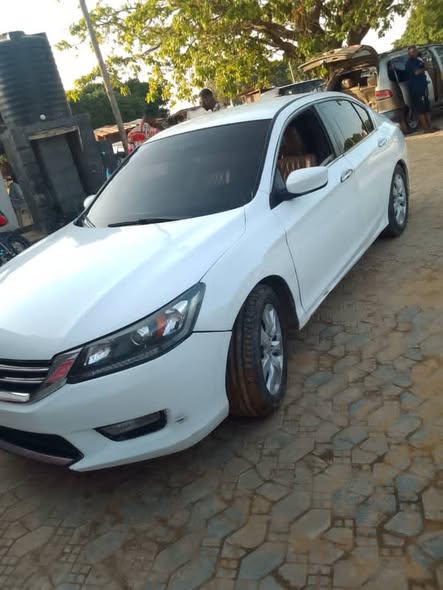 A picture of 2013 HONDA ACCORD 07035917968
