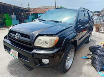 A picture of Toyota 4runner