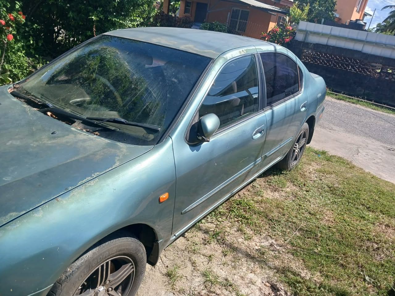 nissan a33