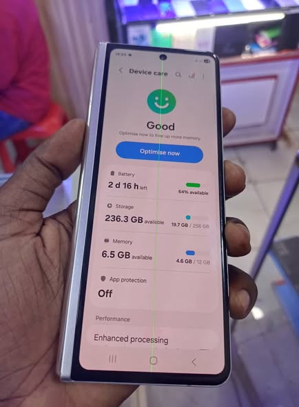A picture of Samsung galaxy Z fold 3 256gb