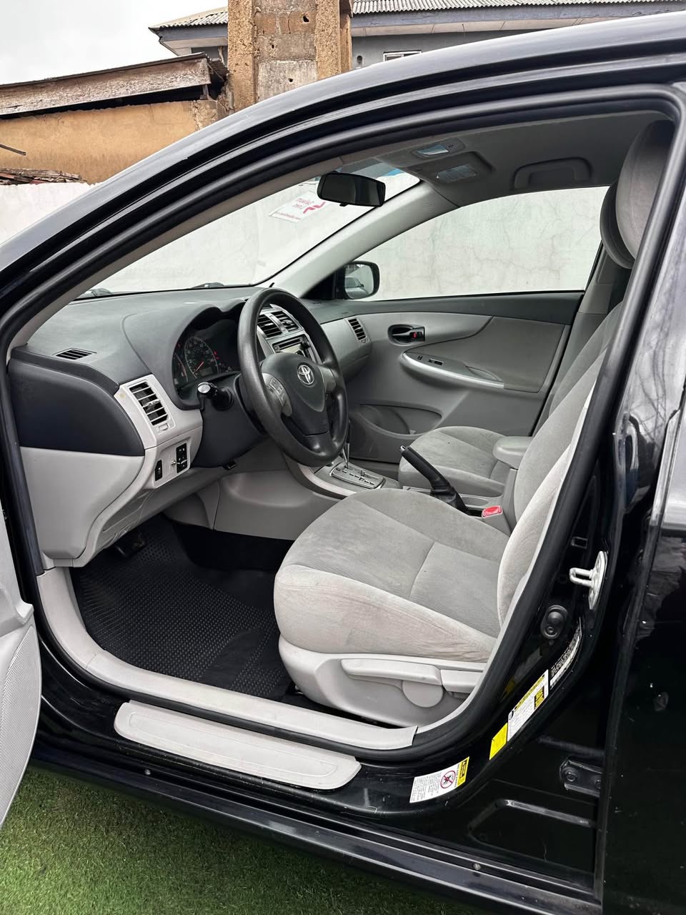 A picture of Super clean 2013 Toyota Corolla Toks