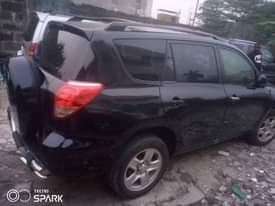 A picture of Toyota RAV4 2007 model Neat exterior interior Sound engine gear