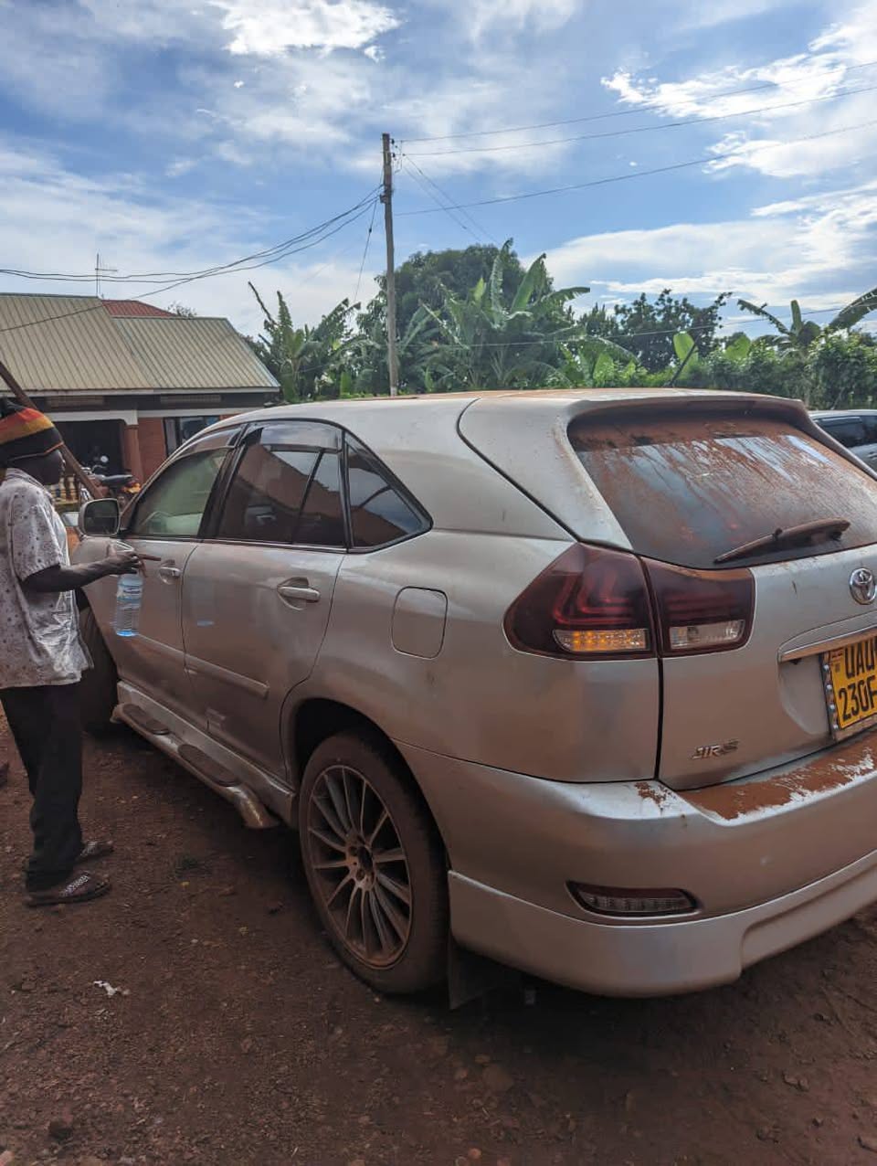 A picture of Toyota Harrier on quick sale massavu