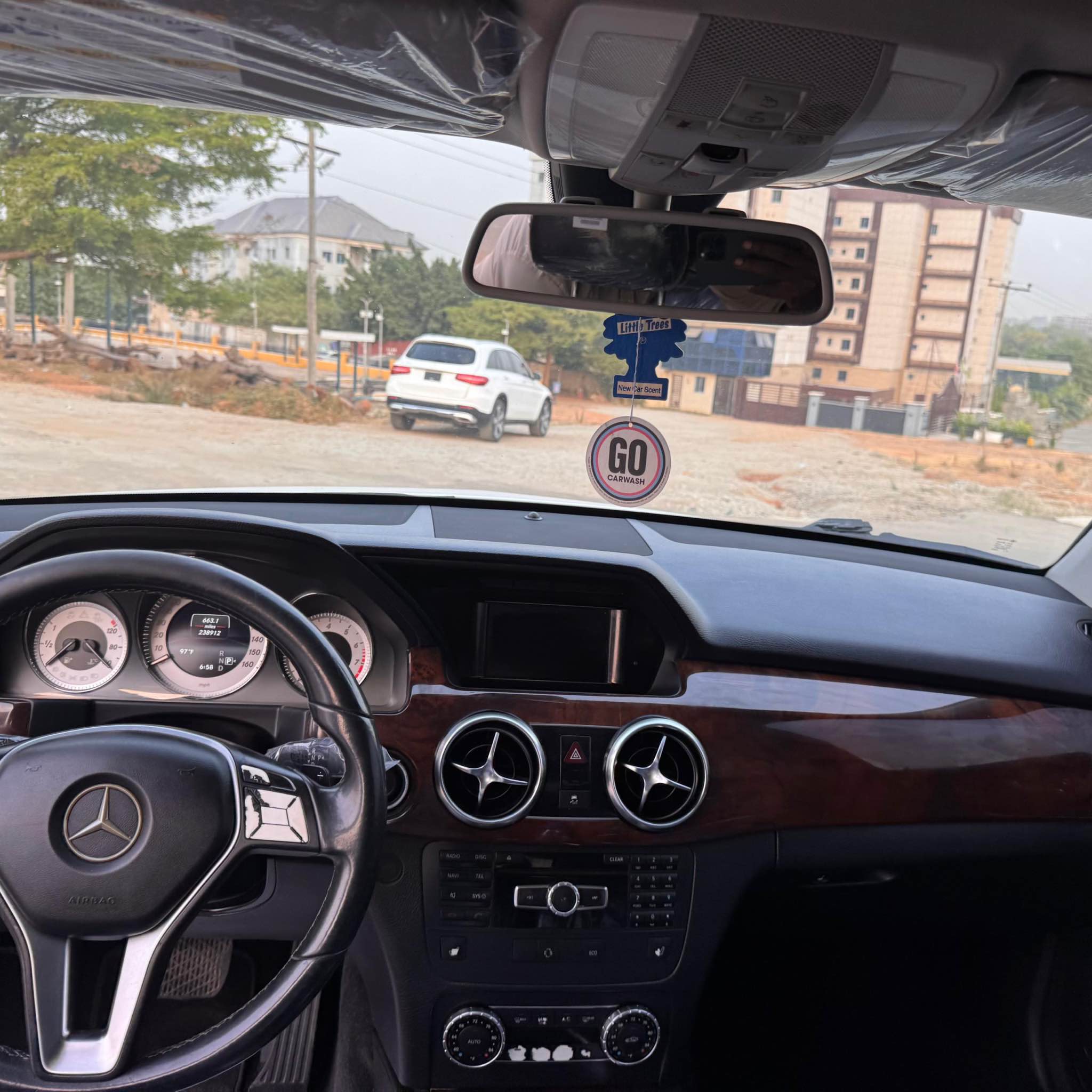 A picture of Mercedes Benz GLK 350 2014 FULL OPTION Nothing to fix