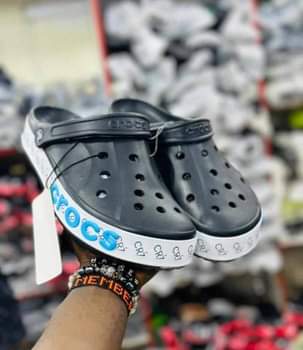 crocs