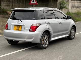 A picture of Toyota Ist price 12.5M