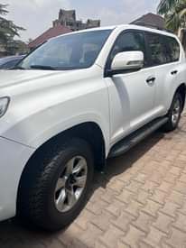 A picture of 2013 Toyota Prado