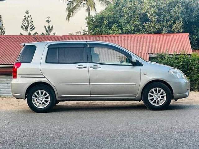 A picture of TOYOTA RAUMU