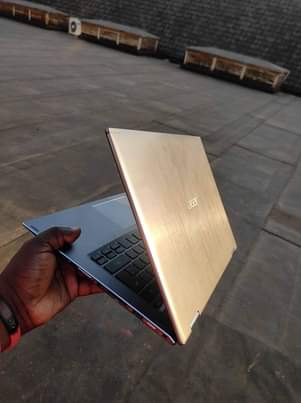 A picture of Acer spin corei5