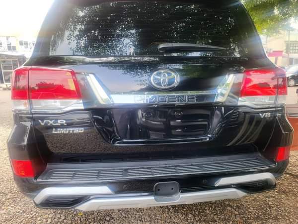 A picture of Fully Armored Bulletproof Toyota Landcruiser 2021 model 145m net price