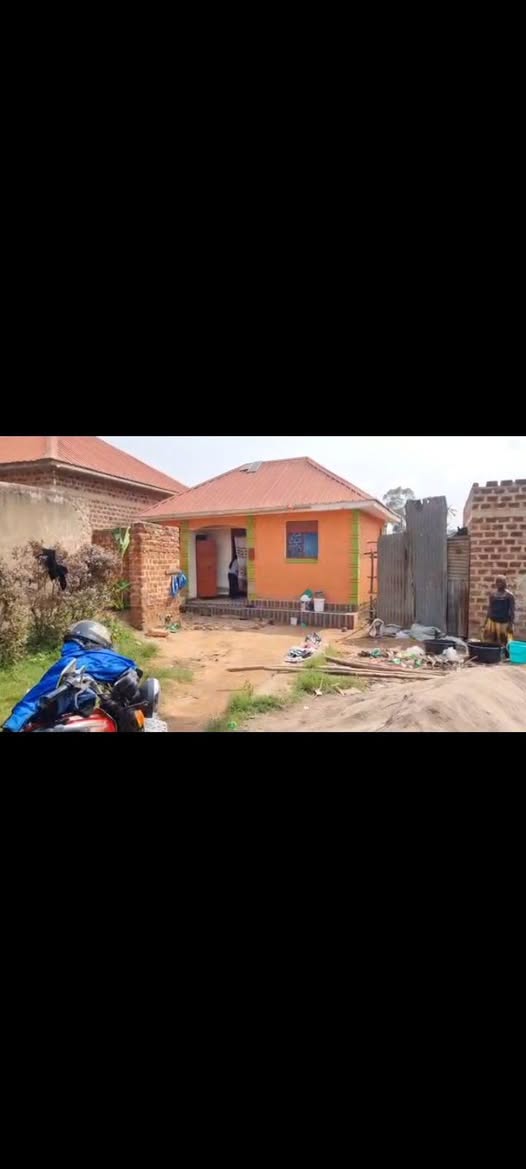 A picture of 2bedrooms and sitting at 16m kawanda kawempe 0760508498