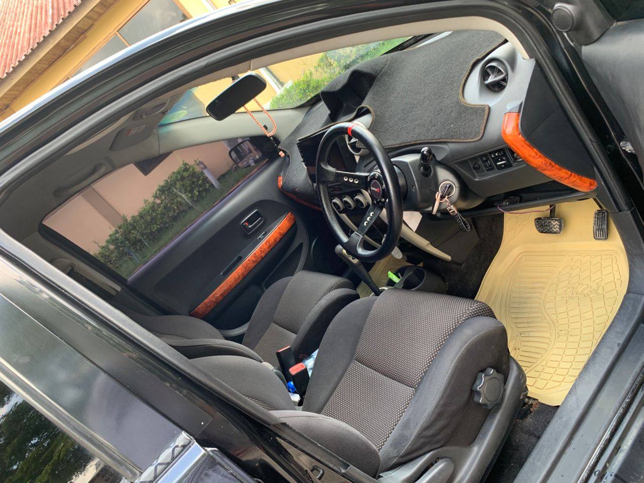 A picture of TOYOTA IST