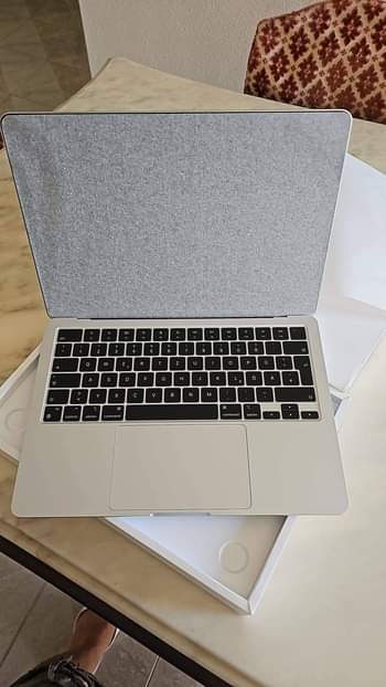 A picture of Brand New Apple laptop