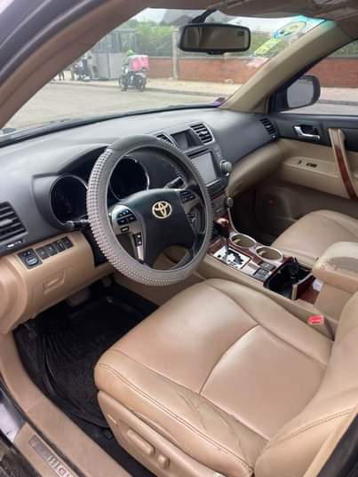 A picture of Super clean 011 Highlander toks standard super clean everything is