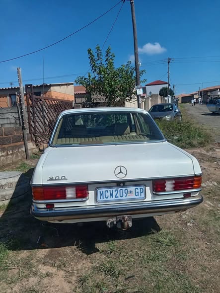 mercedes benz e200