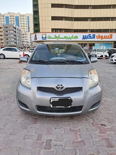 A picture of TOYOTA YARIS MODEL 2011 GCC full automatic family Use car