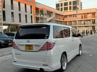 A picture of  PRICE BEI 25.9M ON SALE TOYOTA VERFIRE EFB 0749655705