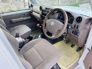 A picture of Toyota Land Cruiser hard top LX