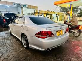 A picture of JAMAA AMEKUBARI KUCHUKUA MIL 22.5 TOYOTA CROWN ATHLETE NEW MODEL