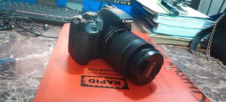 A picture of CANON D 700