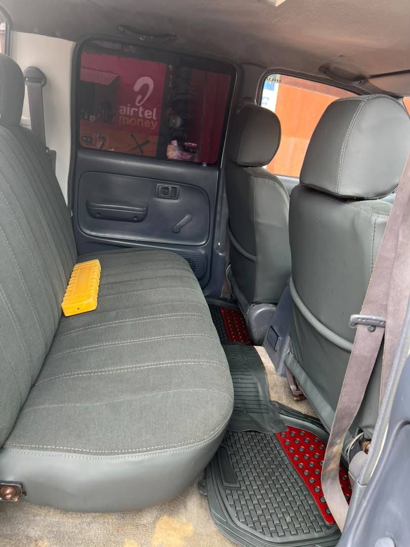 A picture of TOYOTA HILUX