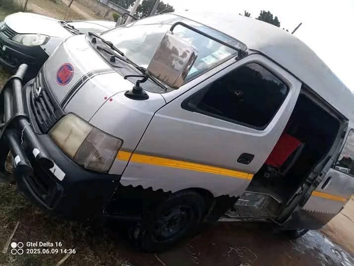 used nissan caravan