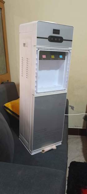 A picture of Water dispenser