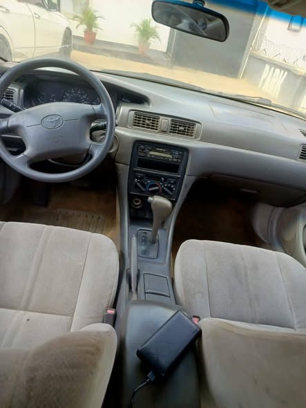 A picture of Toyota Camry pencil light 020 model