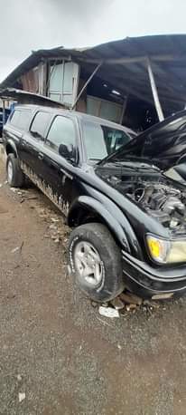 A picture of Toyota Tocoma 2003 with Auxiliary not register