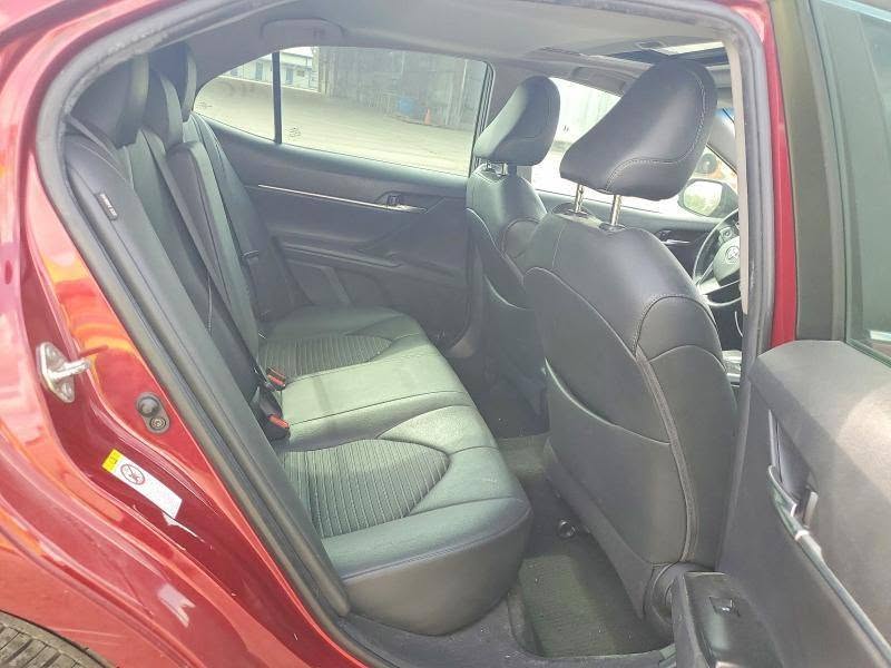 A picture of Tokunbo Toyota camry 2019 XSE