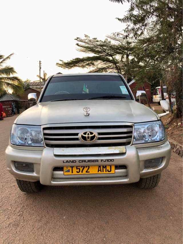 A picture of Toyota Land Cruisers FJ100