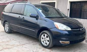 A picture of 2005 Toyota sienna 2005 sienna reg 55000