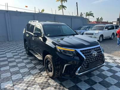 A picture of 2012 Toyota Prado TX