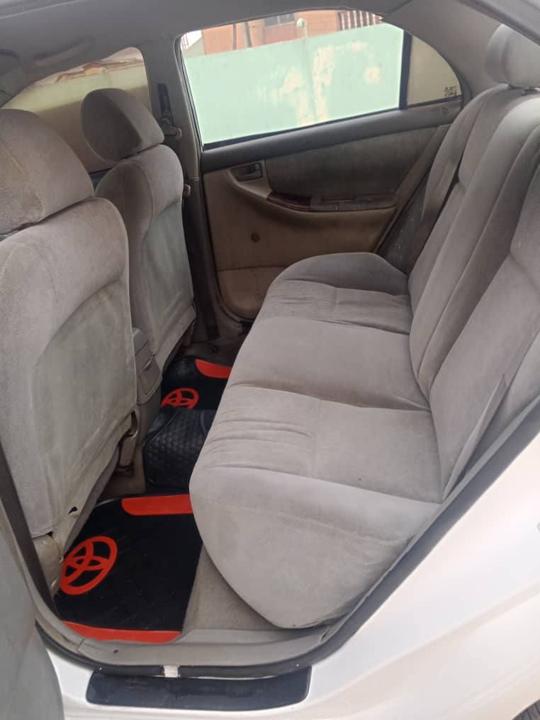 A picture of Toyota Corolla 04