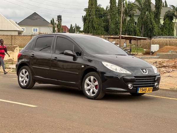 A picture of EXTREMELY CLEAN NIGERIAN USED PEUGEOT 307 AUTOMATIC TRANSMISSION 2006 MODEL