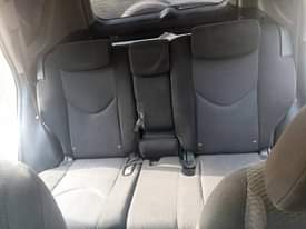 A picture of EXTREMELY SHARP 2007 RAV4 WITH UNTAMPARED ENGINE AND GEAR GOING