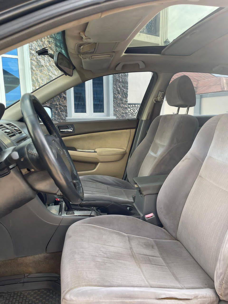 A picture of HONDA ACCORD 05