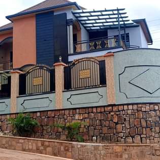 self compound houses