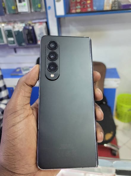 A picture of Samsung galaxy z fold 4 256gb Duos
