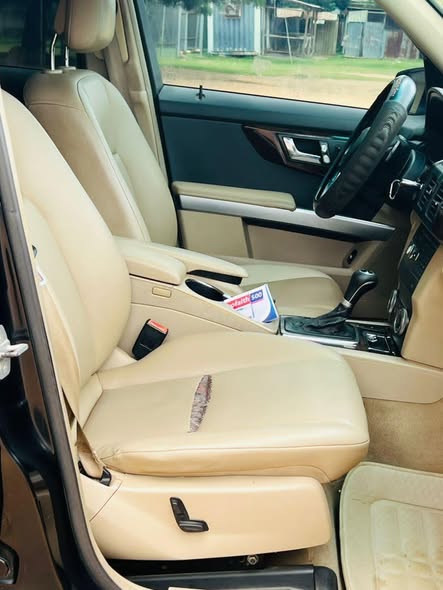 A picture of Mercedes Benz GLK 350 2010 Model